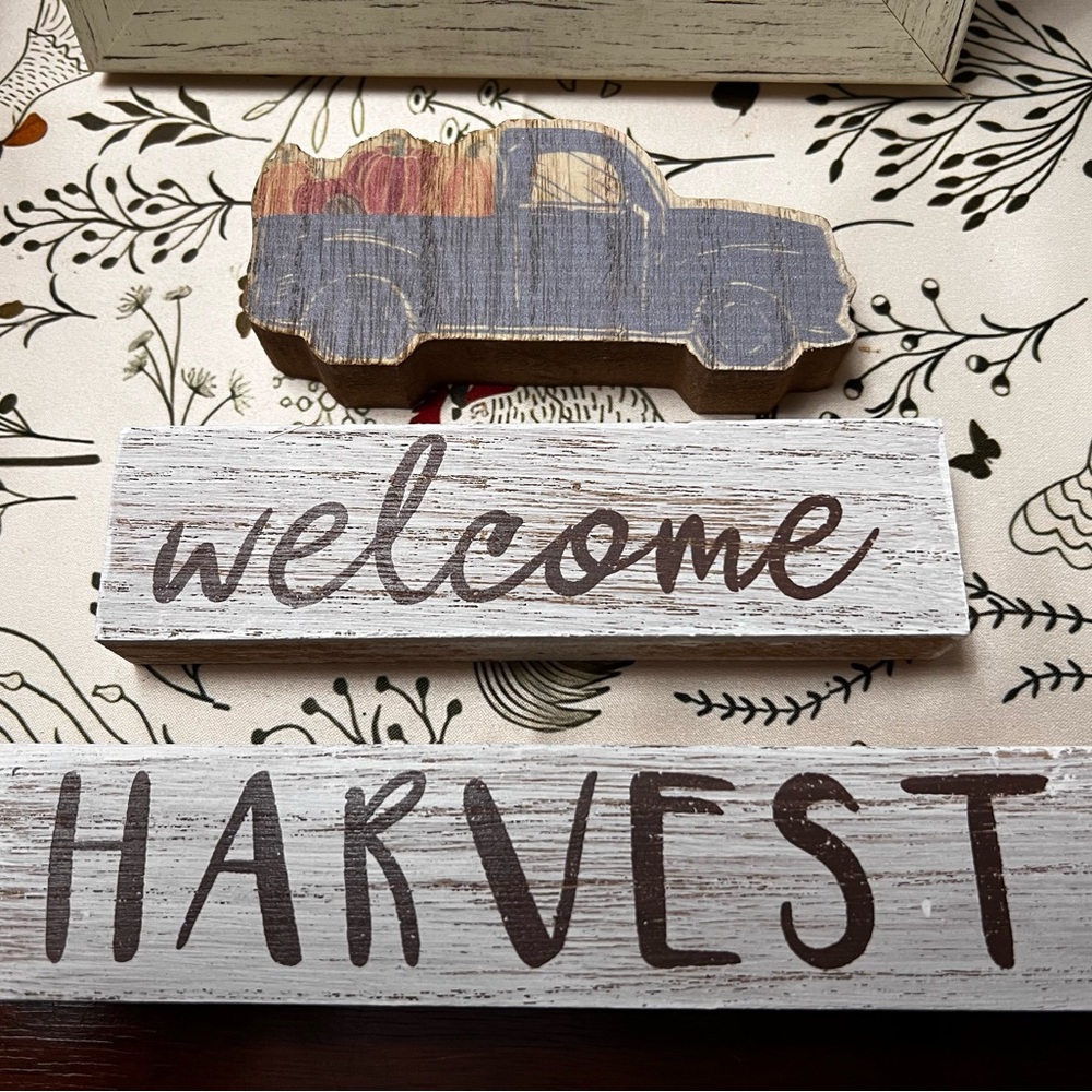 New set of three stacking Welcome harvest blocks truck & pumpkins